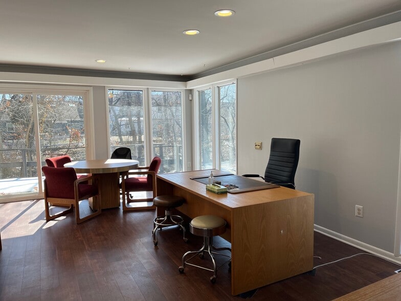 3 Brendenwood Dr, Voorhees, NJ for sale - Interior Photo - Image 2 of 7