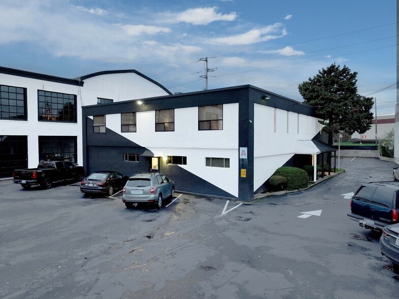 Pickle Factory portfolio of 5 properties for sale on LoopNet.ca - Primary Photo - Image 2 of 4