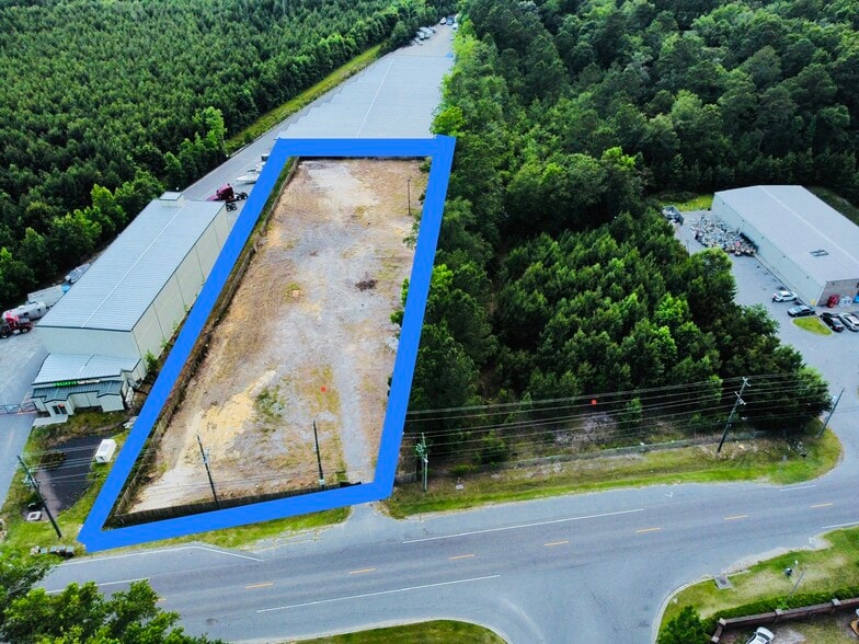 1427 Quacco Rd, Savannah, GA à louer - Photo du bâtiment - Image 3 de 4