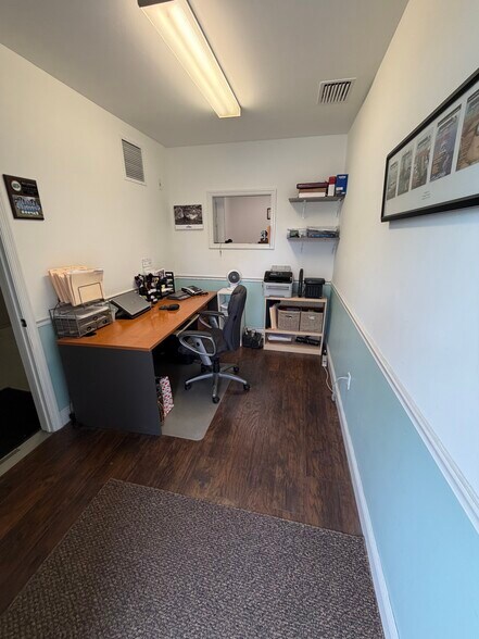 342 Toney Penna Dr, Jupiter, FL à louer - Photo du bâtiment - Image 2 de 7