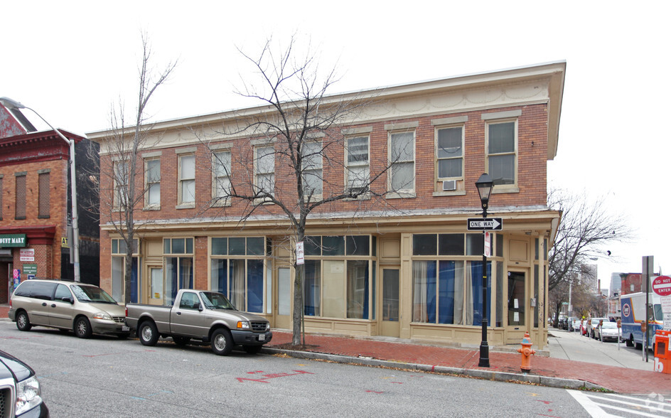 1138-1140 W Hollins St, Baltimore, MD à louer - Photo du bâtiment - Image 2 de 28