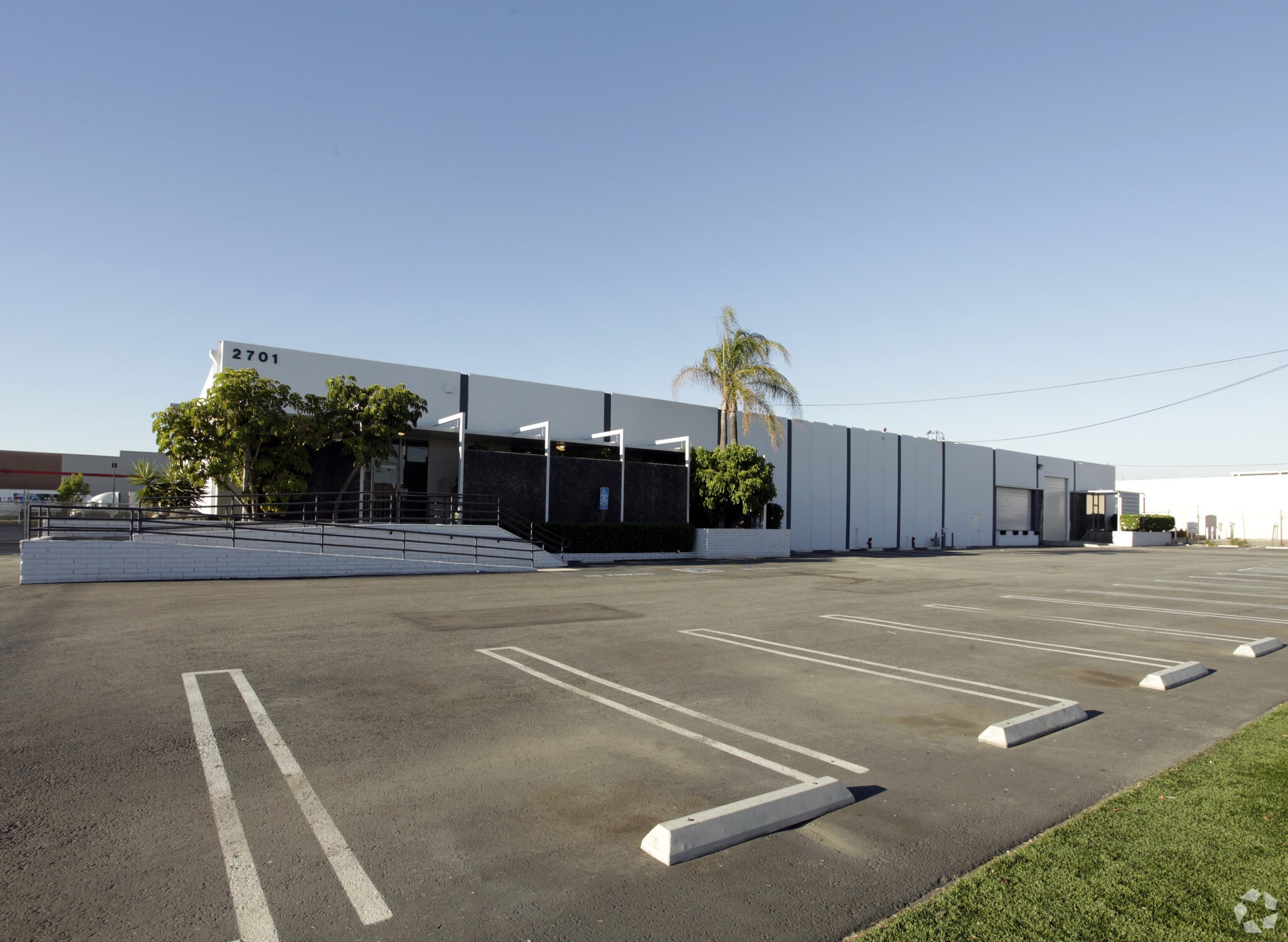 2701 Carrier Ave, Commerce, CA for lease Building Photo- Image 1 of 8