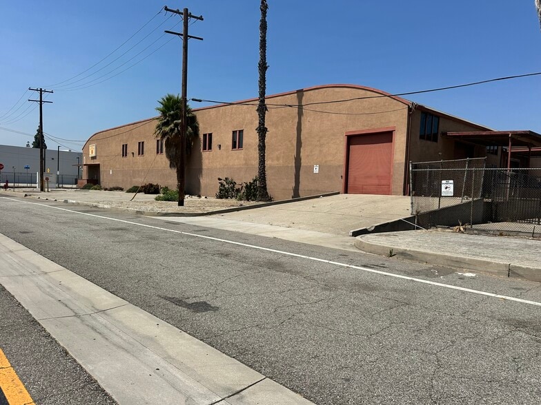 5600 Rickenbacker Rd, Bell, CA for lease - Building Photo - Image 3 of 6