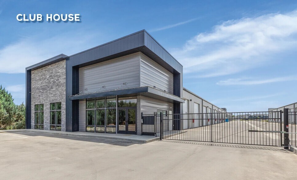 4751 Ustick Rd, Nampa, ID à vendre - Photo du bâtiment - Image 2 de 11