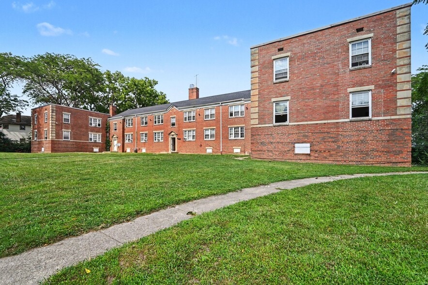 2662-2678 N Main St, Dayton, OH for sale - Building Photo - Image 2 of 15