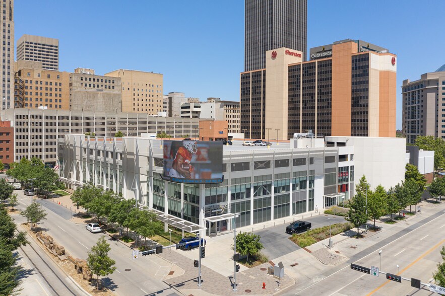 100 W Main St, Oklahoma City, OK à louer - Photo du bâtiment - Image 3 de 9