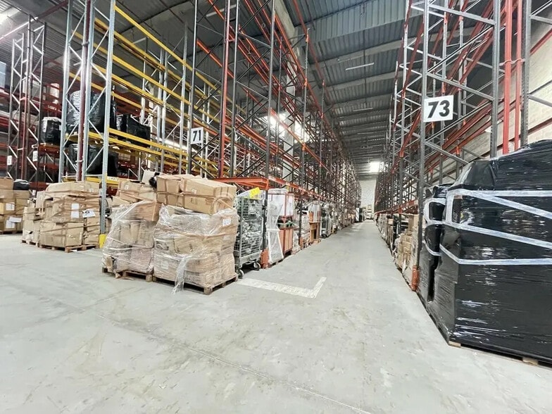 Industrial in Croissy-Beaubourg for lease - Building Photo - Image 2 of 9