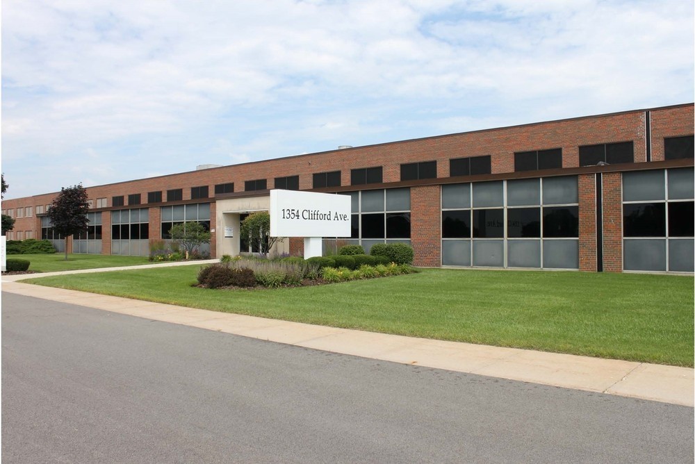 1354 Clifford Ave, Loves Park, IL for lease Primary Photo- Image 1 of 4