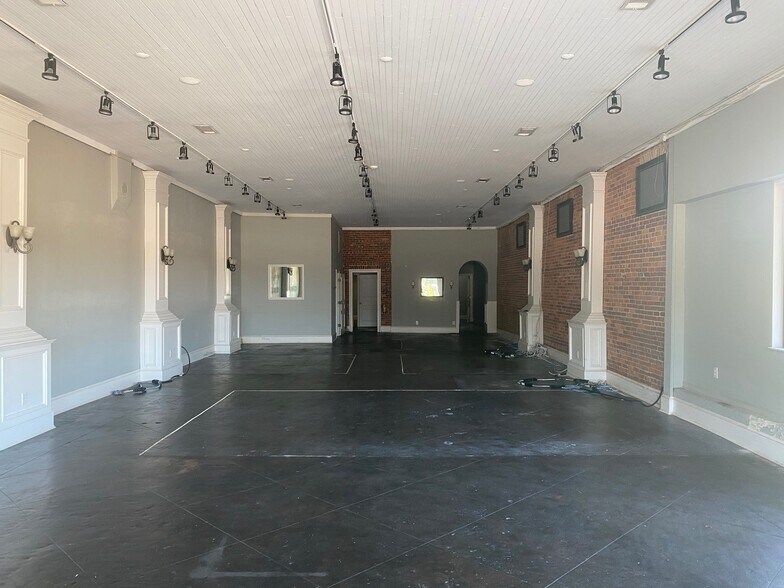689 North Ave, Macon, GA à vendre - Photo du bâtiment - Image 2 de 5