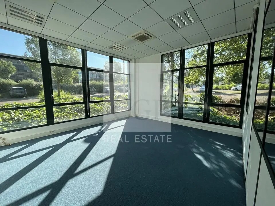 97 Allée Alexandre Borodine, Saint-Priest for sale Interior Photo- Image 1 of 7