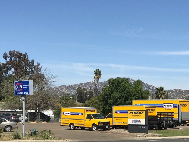 13056 Poway Rd, Poway, CA à vendre - Photo du bâtiment - Image 3 de 11