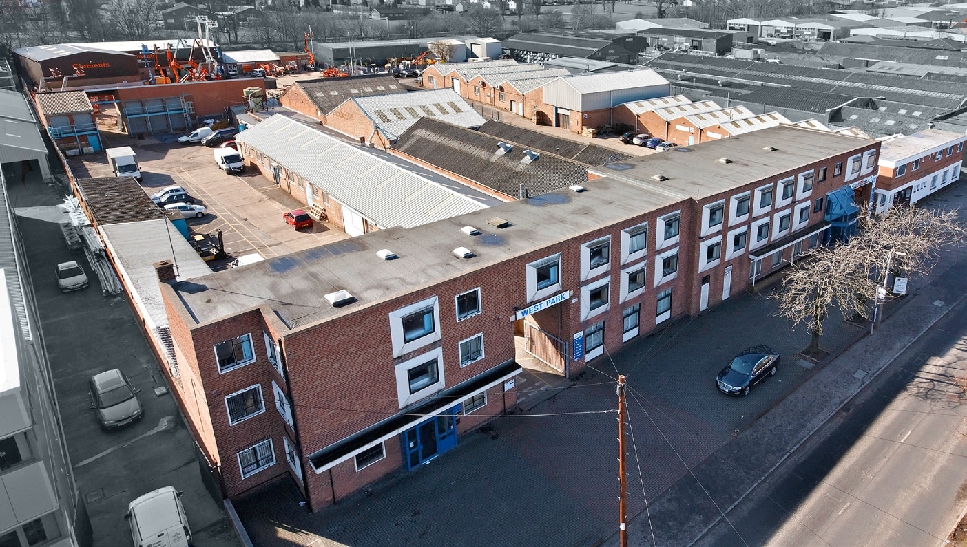 209 Torrington Av, Coventry for sale Primary Photo- Image 1 of 2