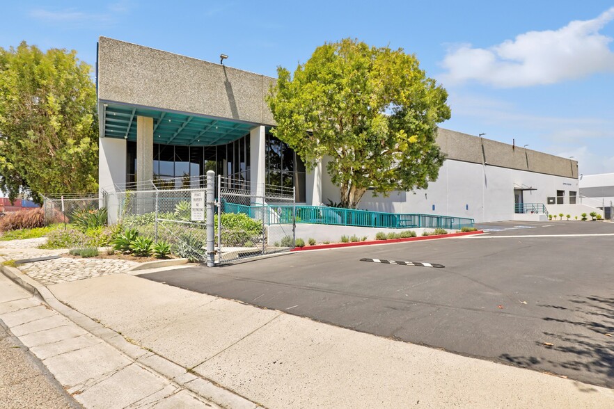 2021 Raymer Ave, Fullerton, CA for sale - Building Photo - Image 1 of 1