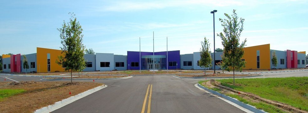 2701 Alex Lee Blvd, Florence, SC à louer - Photo du bâtiment - Image 2 de 10