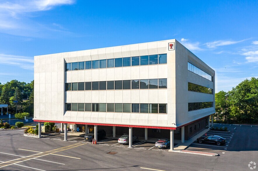 505 Thornall St, Edison, NJ à louer - Photo du bâtiment - Image 2 de 13