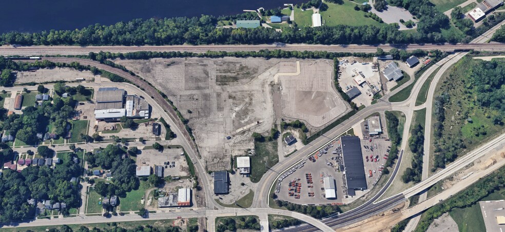 800 Warren ave, Lansing, MI à louer - Photo du bâtiment - Image 3 de 5