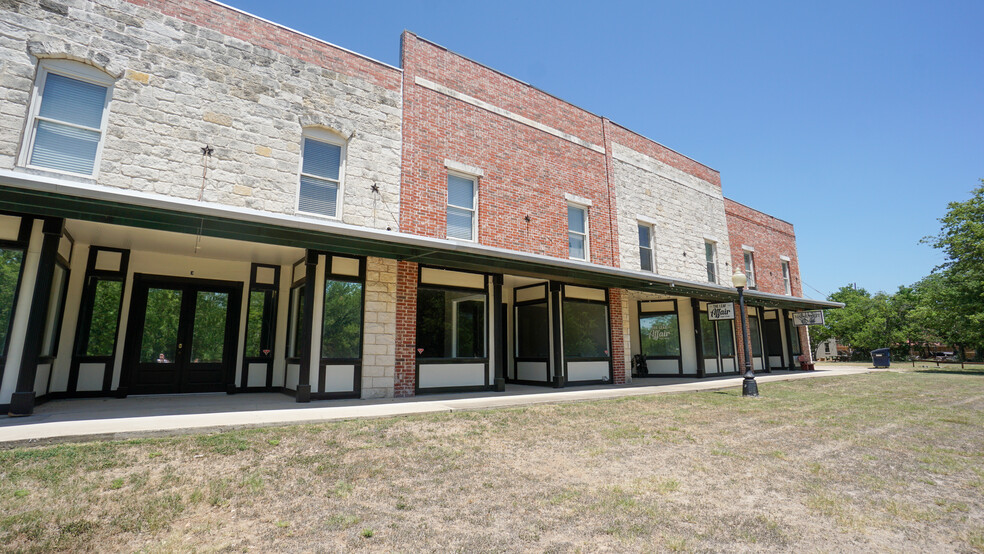 805 N Main St, Salado, TX for lease - Building Photo - Image 1 of 12