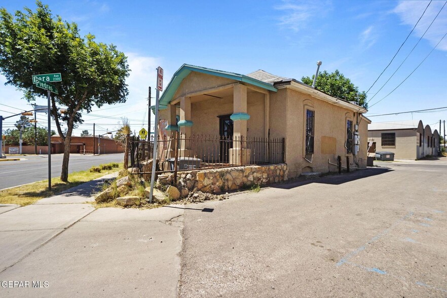 211 S Piedras, El Paso, TX for sale - Building Photo - Image 2 of 8