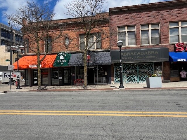 201-205 E Liberty St, Ann Arbor, MI à louer Photo du bâtiment- Image 1 de 12