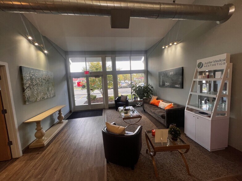 6250 Jupiter Ave NE, Belmont, MI à louer - Photo du bâtiment - Image 2 de 6