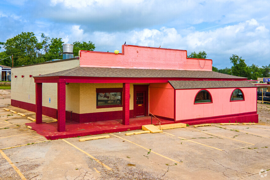 1428 S 4th St, Chickasha, OK à vendre - Photo principale - Image 1 de 1