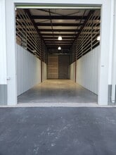 9770 W Cheyenne Ave, Las Vegas, NV à louer Photo intérieure- Image 2 de 3