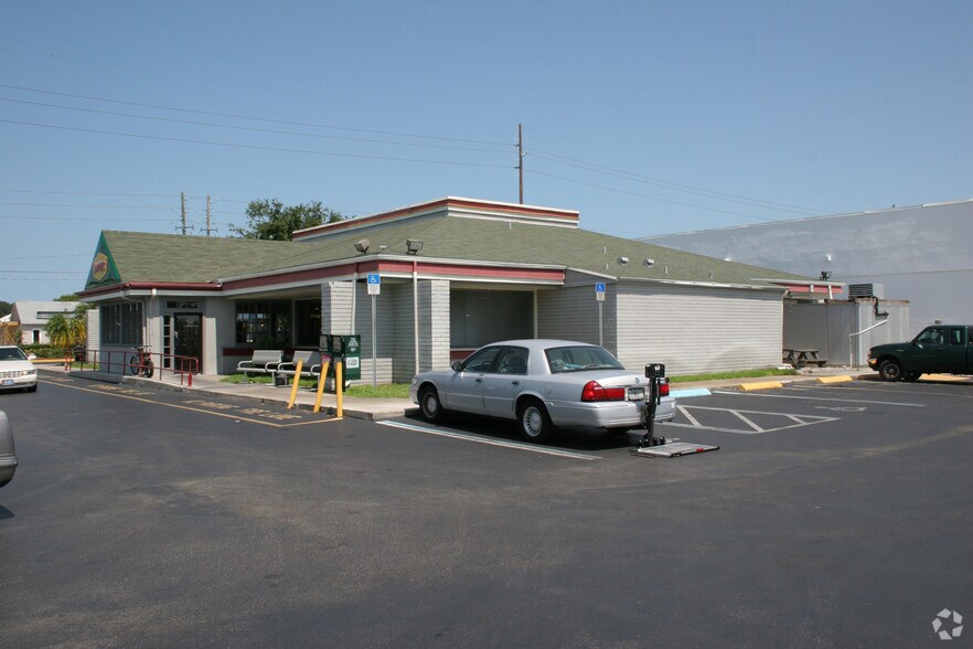 940 Missouri Ave N, Largo, FL for sale - Building Photo - Image 3 of 9