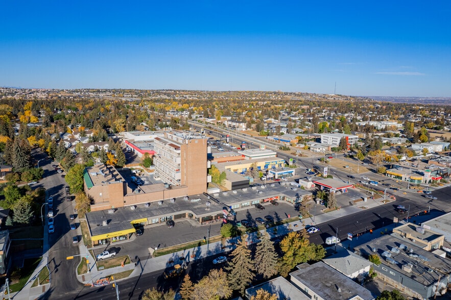 1935 37th St SW, Calgary, AB à louer - Aérien - Image 3 de 6