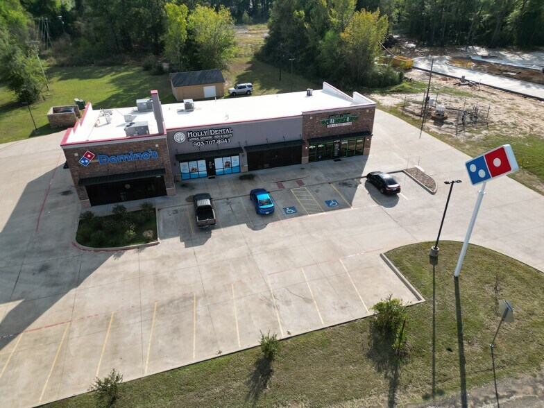 1050 Broadway Ave, Gladewater, TX for lease - Building Photo - Image 3 of 5