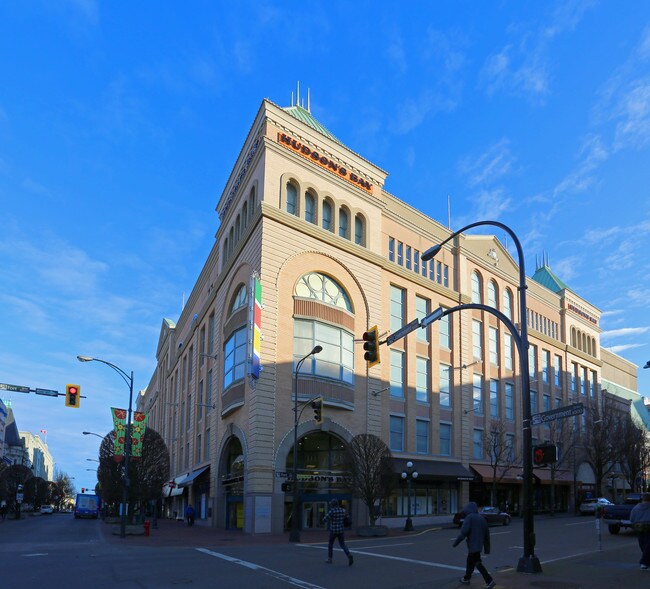 Plus de détails pour 1150 Douglas St, Victoria, BC - Commerce de détail à louer