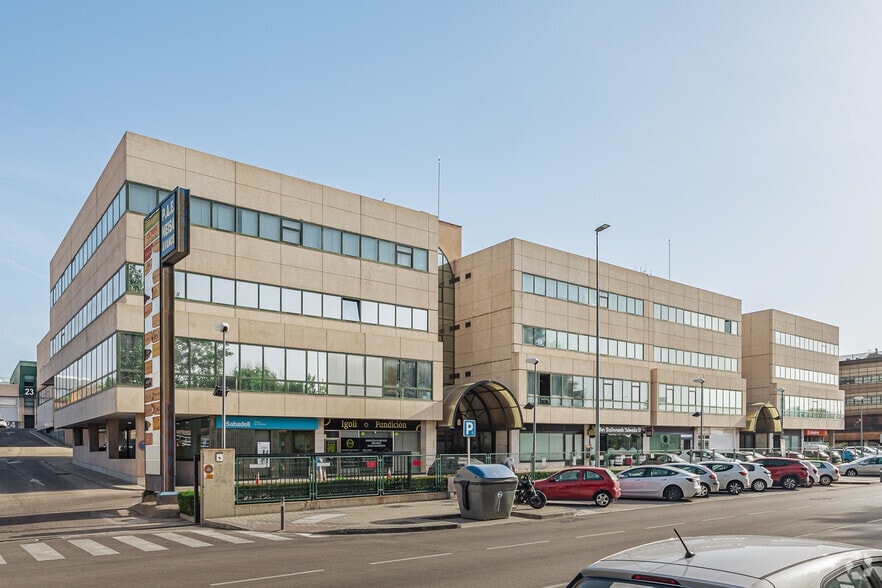 Avenida de la Industria, 6-8, Alcobendas, Madrid for lease - Building Photo - Image 1 of 3