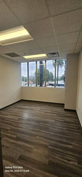 18040 Sherman Way, Reseda, CA for lease - Building Photo - Image 3 of 15