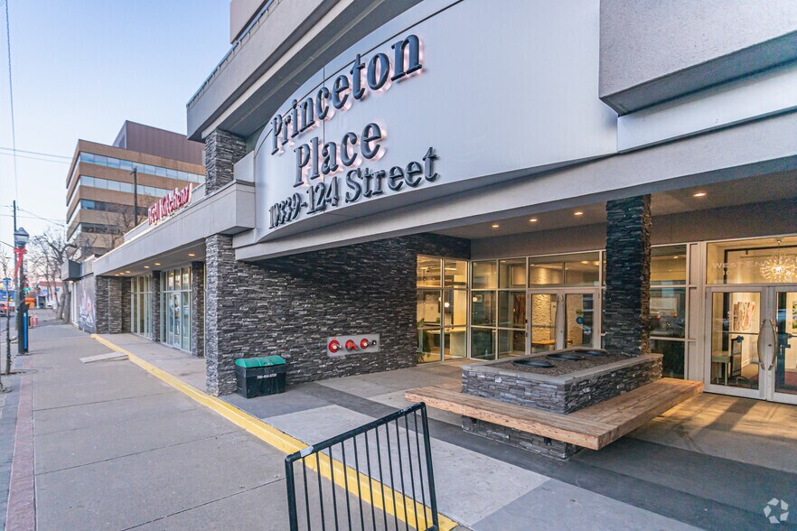 10339 124th St NW, Edmonton, AB à louer - Photo du bâtiment - Image 3 de 6