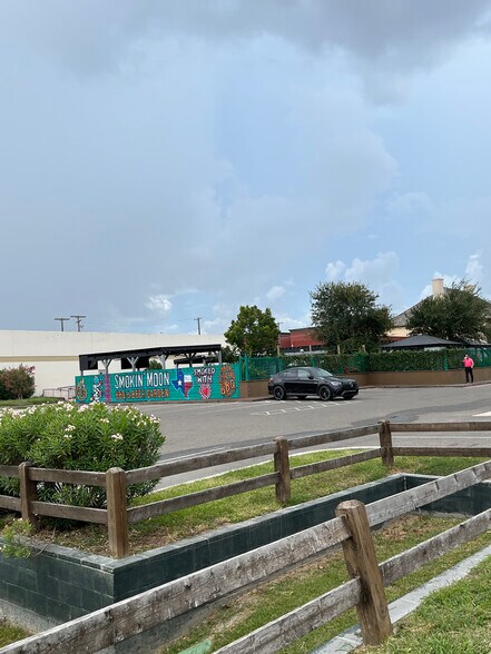 1617 W Polk Ave, Pharr, TX à louer - Photo du bâtiment - Image 2 de 26
