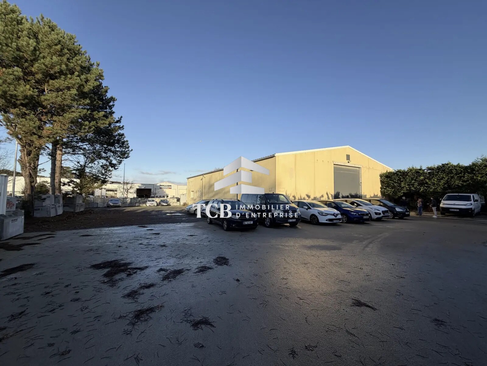 Flex dans Couëron à louer Photo du bâtiment- Image 1 de 16