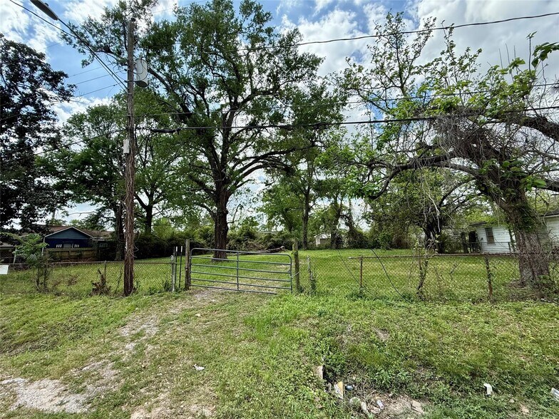 9309 Grady St, Houston, TX à vendre - Photo du bâtiment - Image 2 de 4