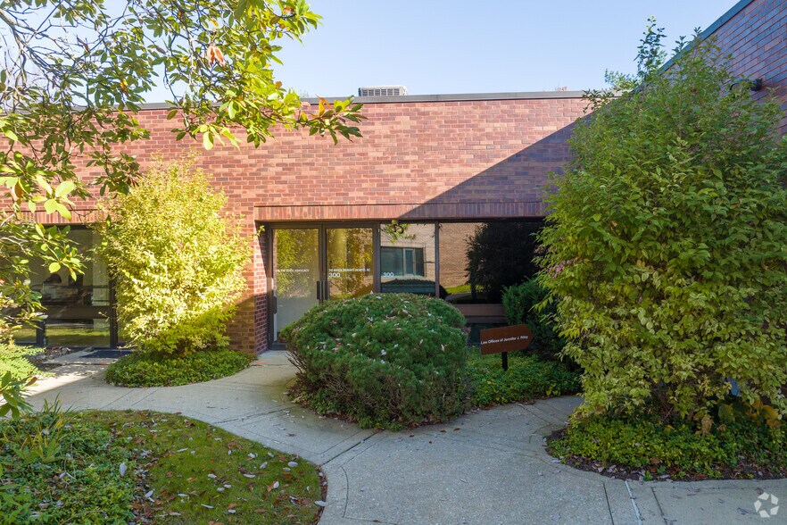 583-595 Skippack Pike, Blue Bell, PA à vendre - Photo du bâtiment - Image 3 de 17