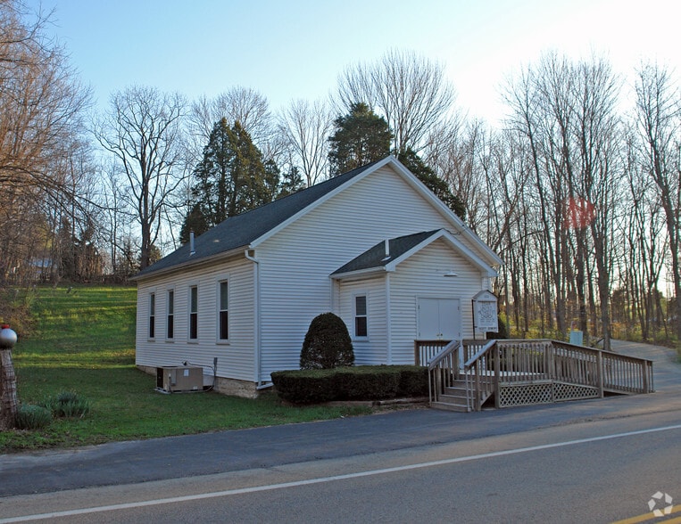 1050 E Spring Valley Paintersvil Rd, Xenia, OH for sale - Building Photo - Image 2 of 2
