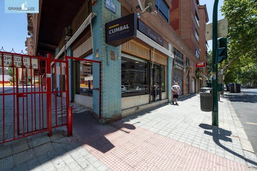 Retail in Granada for sale - Building Photo - Image 2 of 36