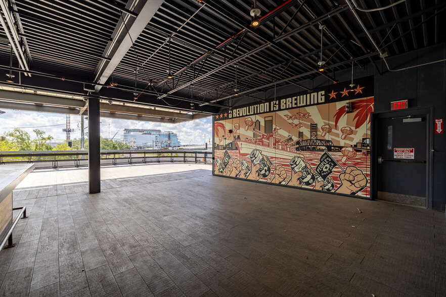 929 E Bay St, Jacksonville, FL for lease - Building Photo - Image 3 of 8