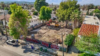 6901 Woodman Ave, Van Nuys, CA à vendre - Photo du bâtiment - Image 3 de 12