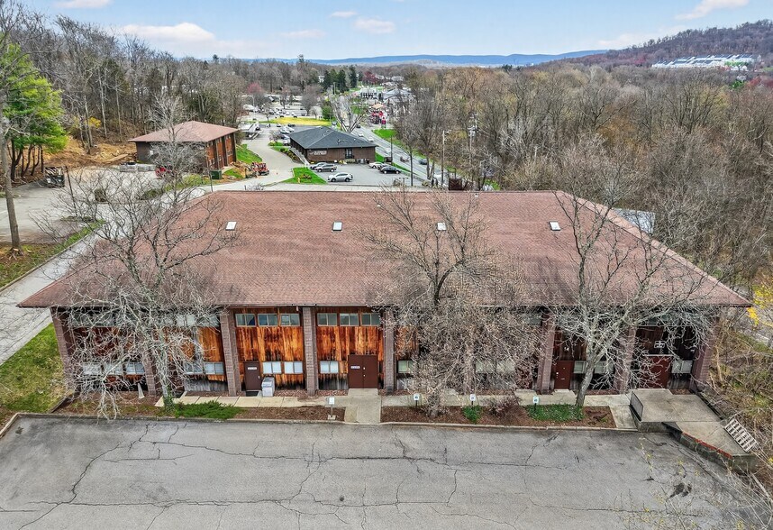 1491 Route 52, Fishkill, NY à vendre - Photo du bâtiment - Image 2 de 19