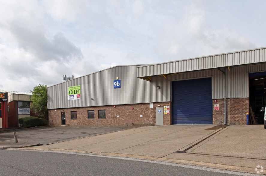 8-9B Deans Rd, Milton Keynes for sale - Building Photo - Image 3 of 4