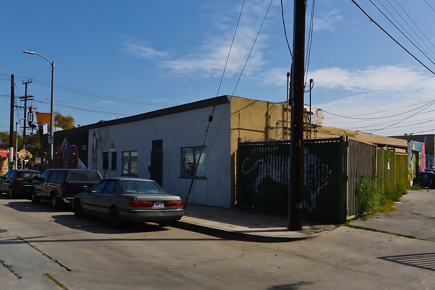 5370-5376 W Adams Blvd, Los Angeles, CA à louer - Photo du bâtiment - Image 1 de 8