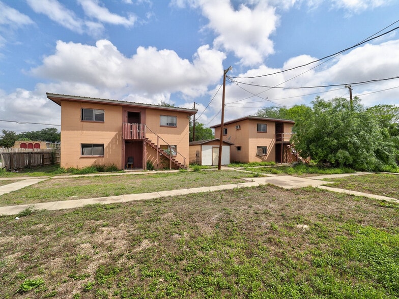 628 W Mesquite Ave, Kingsville, TX for sale - Building Photo - Image 2 of 10