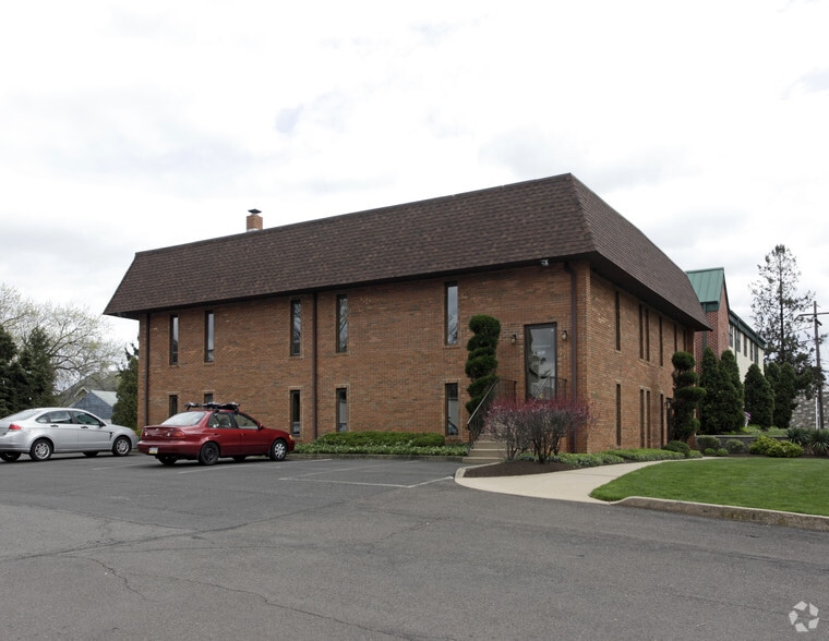 705 Easton Rd, Willow Grove, PA for sale - Building Photo - Image 2 of 8