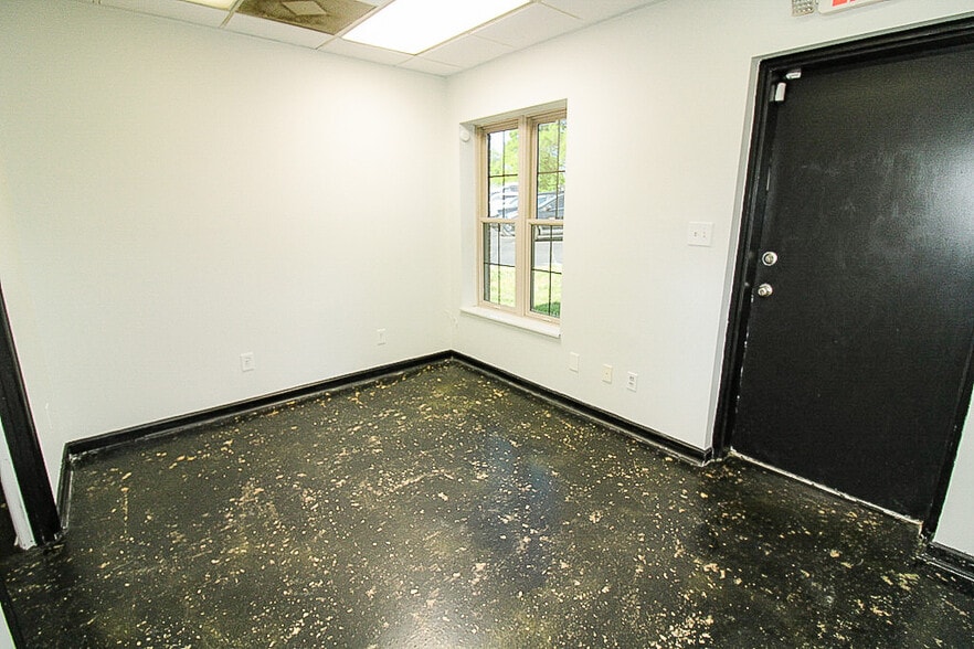 5317 Stanton Rd, Knoxville, TN à louer - Photo du bâtiment - Image 3 de 23