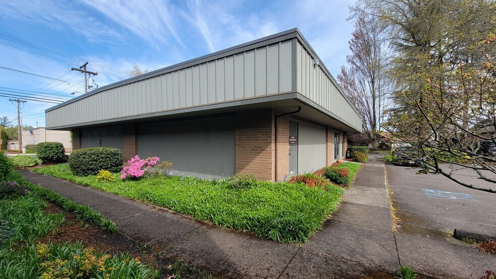 412 Lancaster Dr NE, Salem, OR à louer - Photo du bâtiment - Image 2 de 8