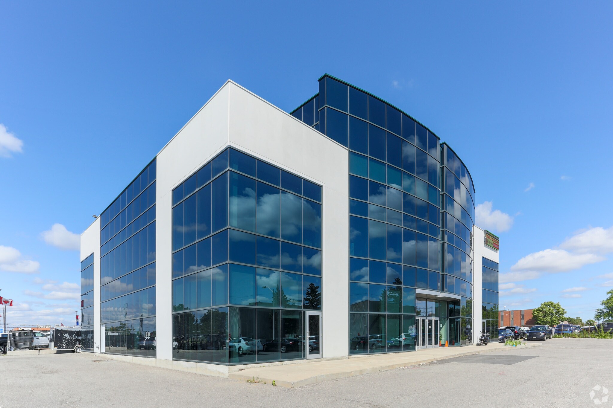 56 Westmore Dr, Toronto, ON à vendre Photo principale- Image 1 de 1