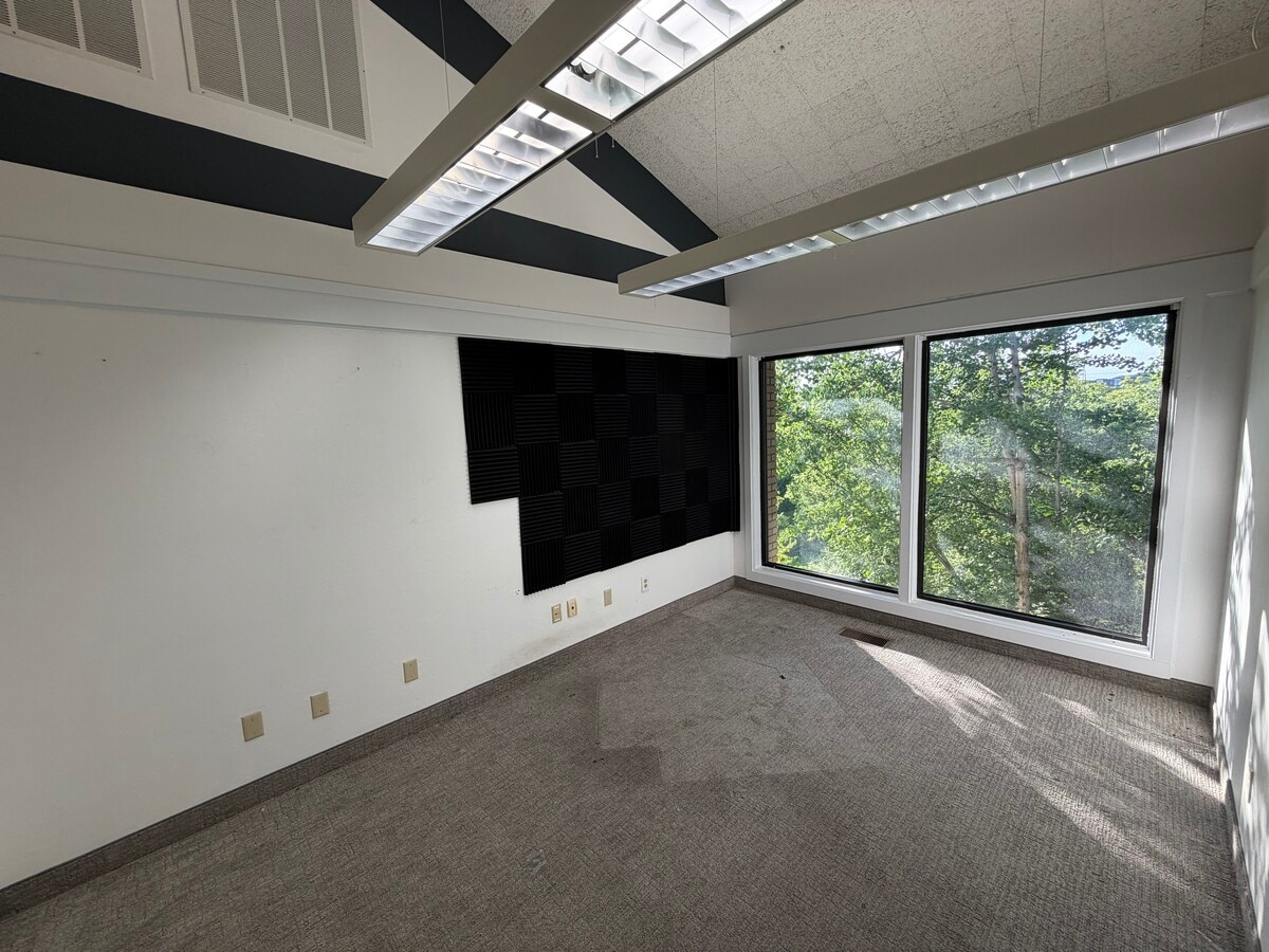 4885 S 900 E, Salt Lake City, UT 84117 - Unit 102 - - Interior Photo - Image 2 of 18